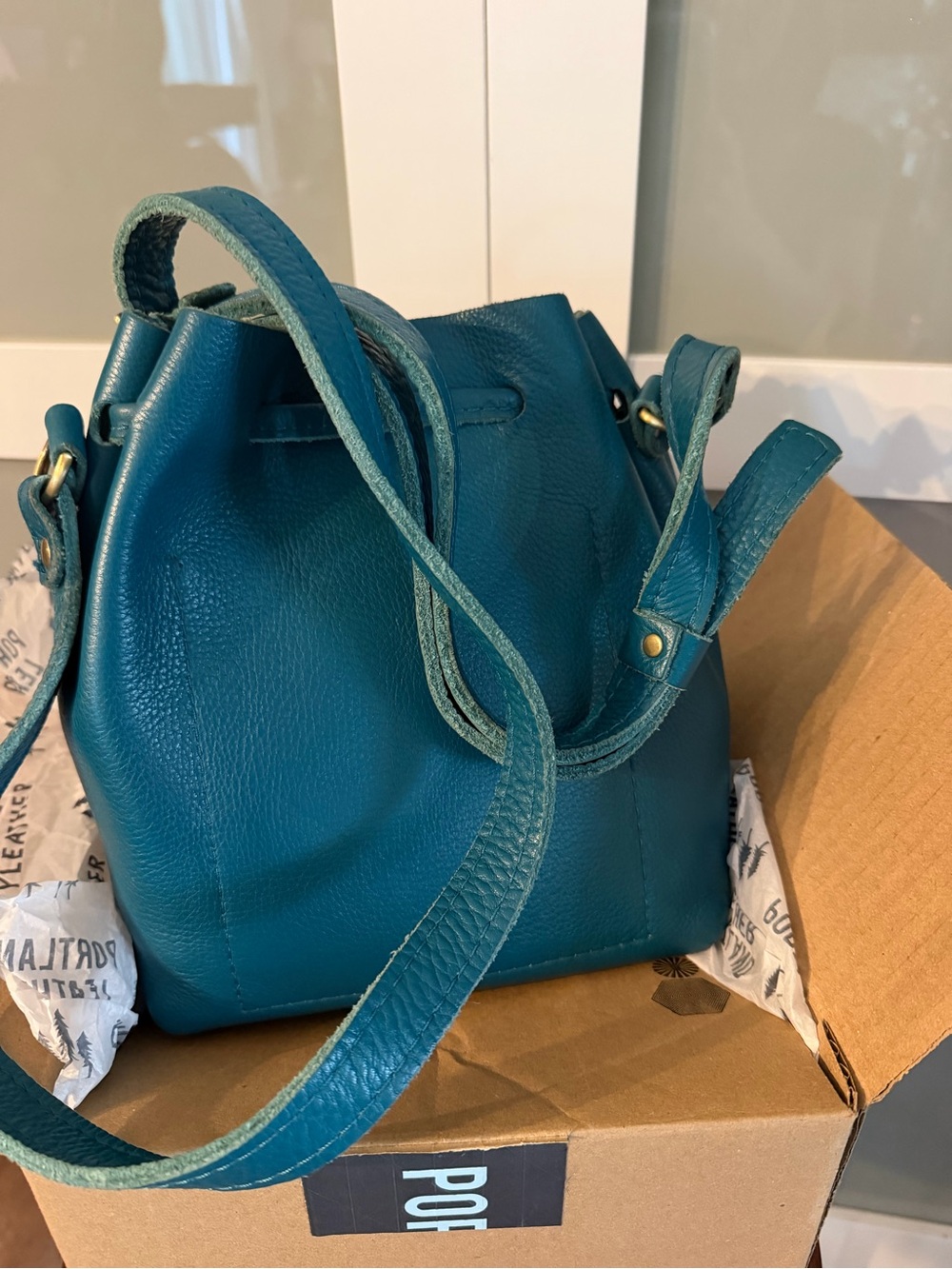 Portland Leather Goods Small Bucket Bag - Picture 3 of 8